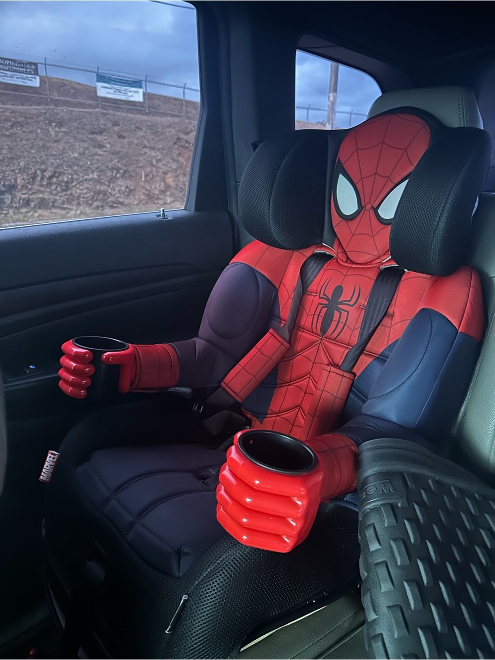 KidsEmbrace Ultimate Spiderman Harness Booster Car Seat ๐บ - Picture 5 of 5